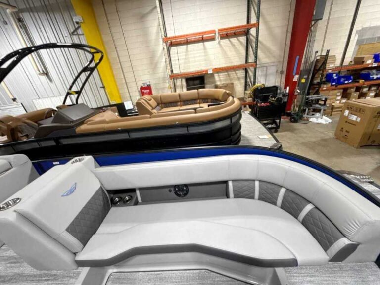 2026 Bennington 25LTSB - Blackout US-ETWS9076J526 [photo 5]